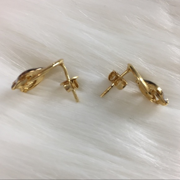 Dolphin Stud Earrings In 18K Brazilian Gold filled - Picture 3 of 3
